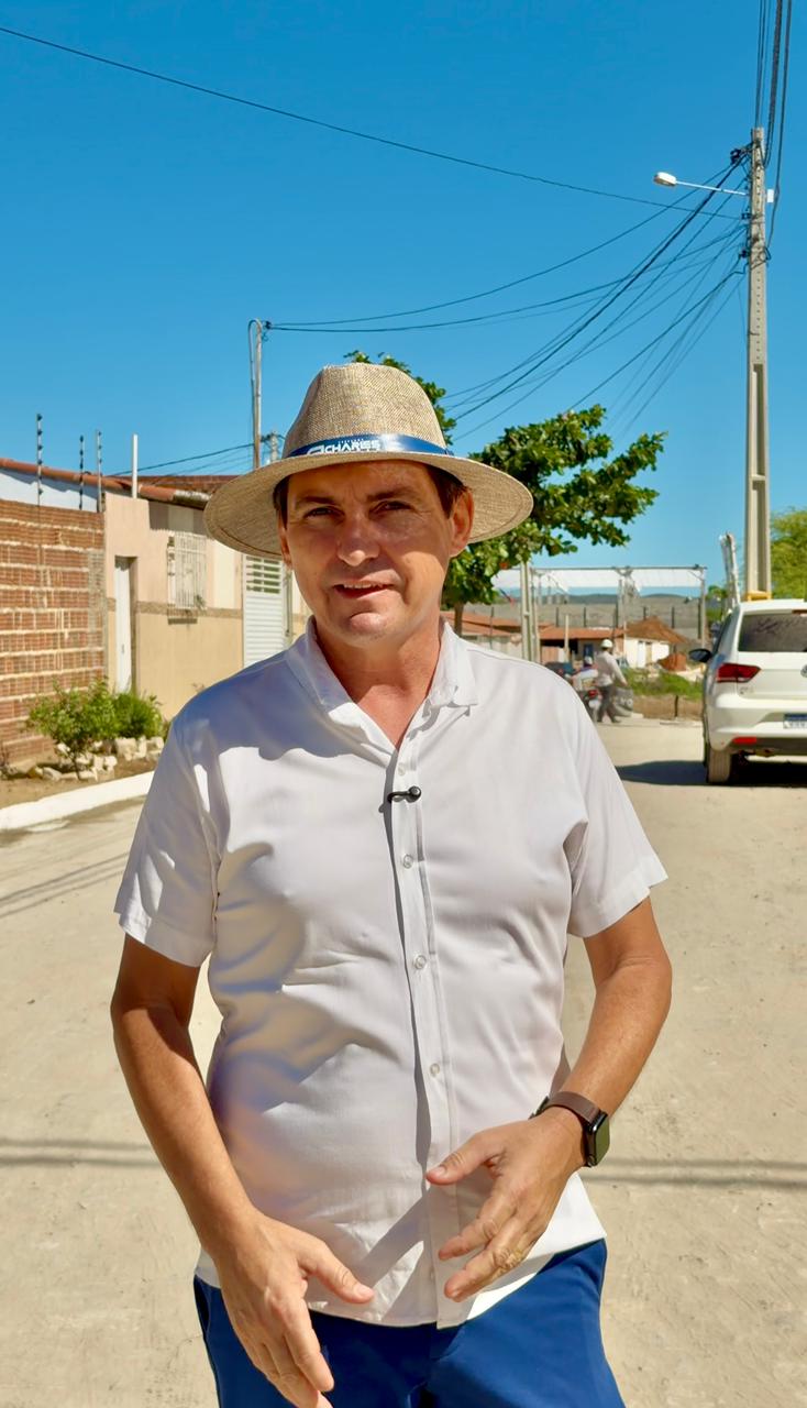 Vereador G Charles entrega cinco ruas pavimentadas conquistadas por meio de articulação com deputado federal