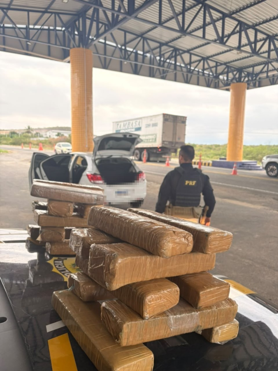 PRF prende homem e apreende mais de 20 kg de maconha em Caicó/RN