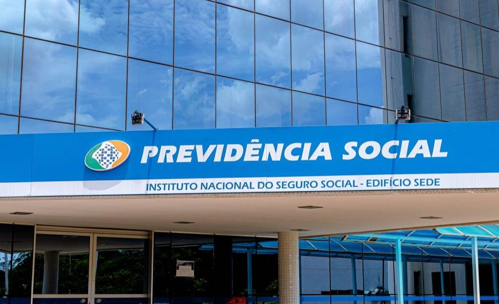 13º salário: INSS confirma pagamento extra para beneficiários em novembro