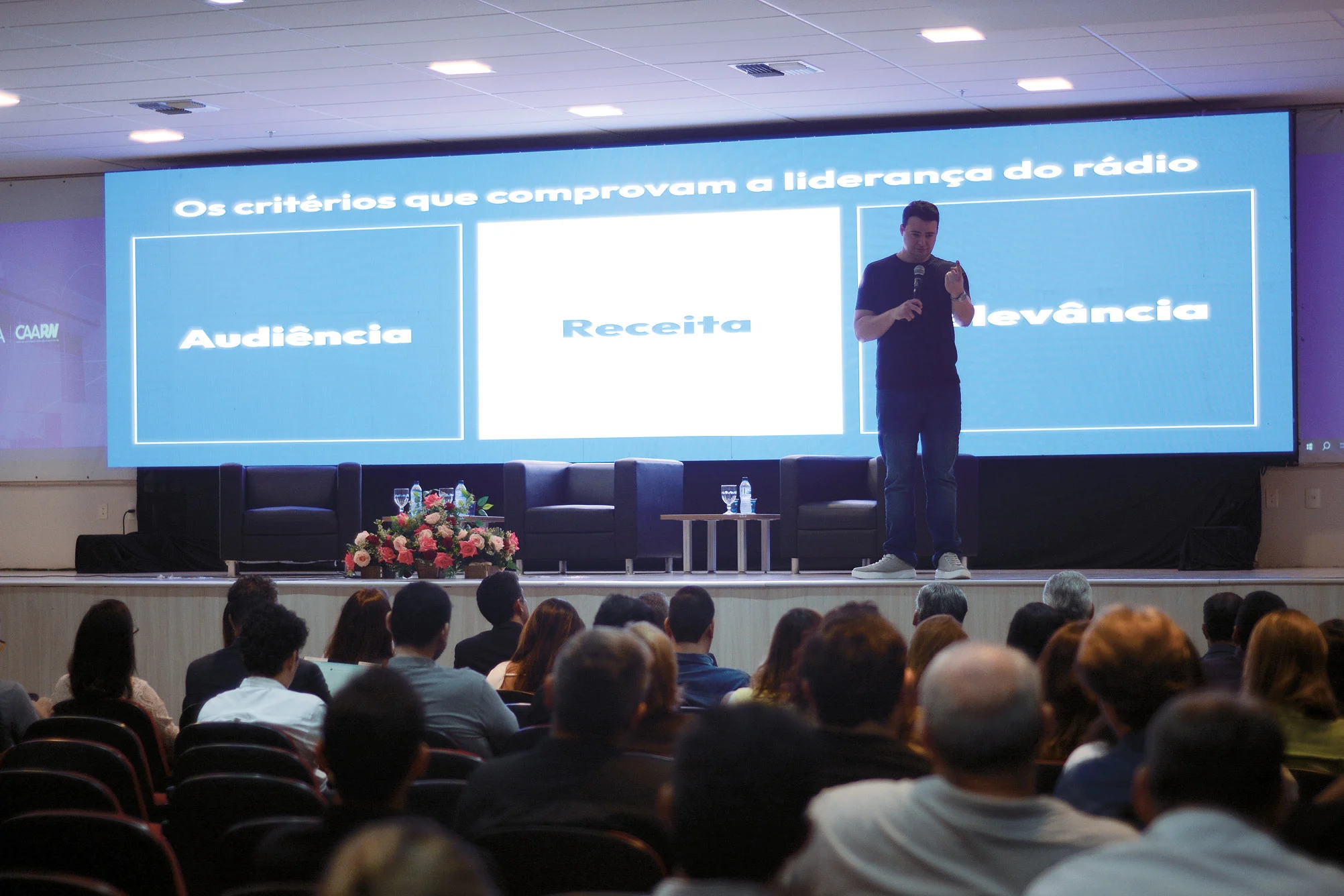 Mídia Talks: pesquisa mostra que 67% dos natalenses escutam rádio