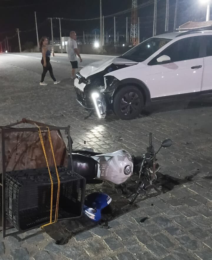 Acidente entre carro e motocicleta deixa motociclista ferido em Currais Novos