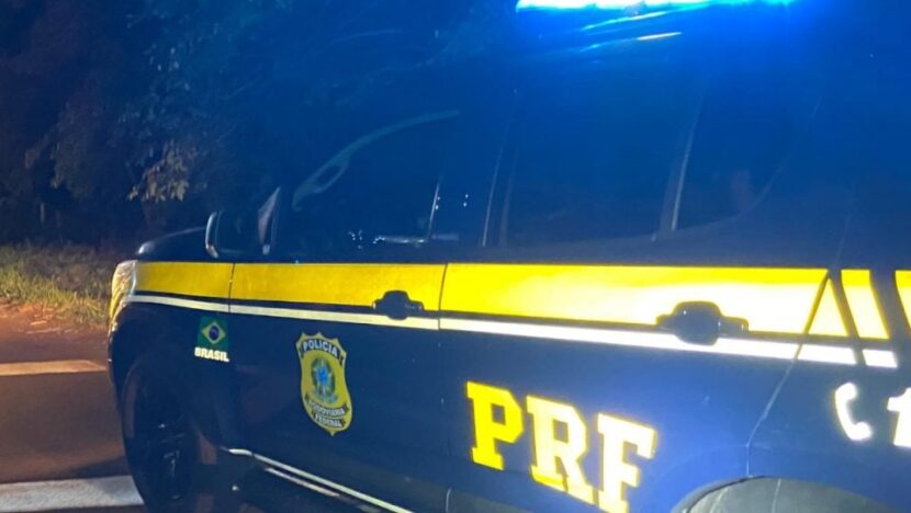 Colisão entre carro e moto deixa um morto e um ferido na BR-405, em Pau dos Ferros