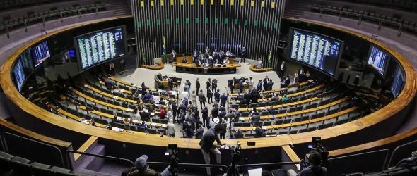 Estudo diz que 87% dos deputados federais pretendem disputar reeleição