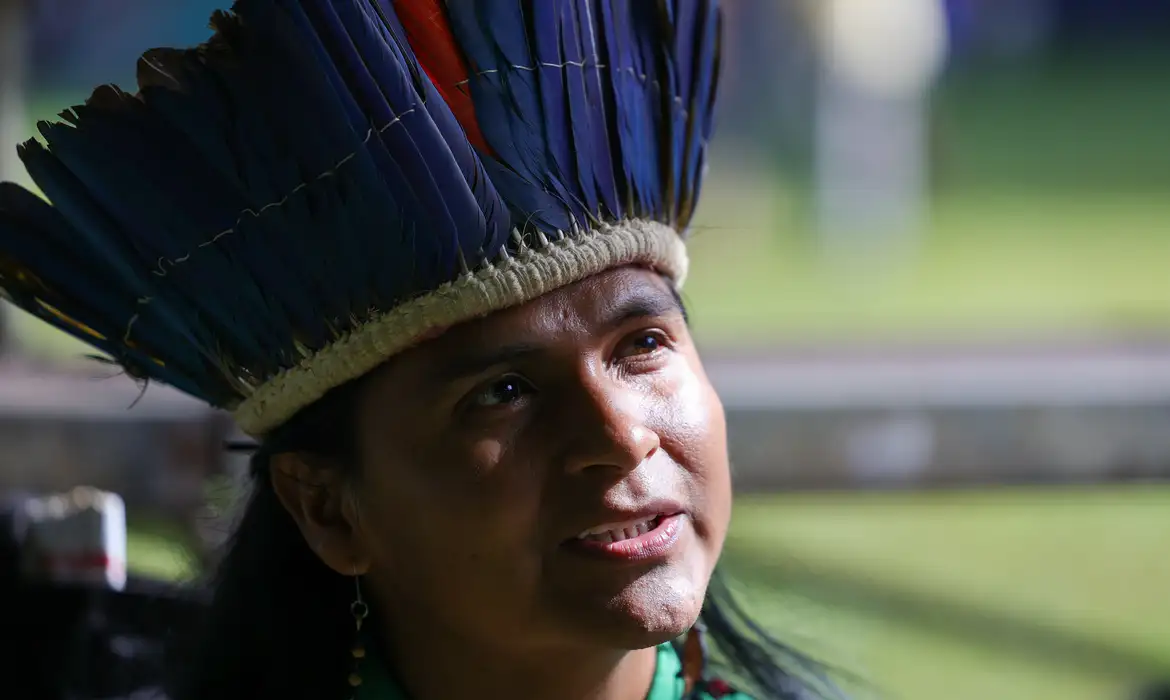 Câmara aprova uso de indumentárias tradicionais em fotos de documentos