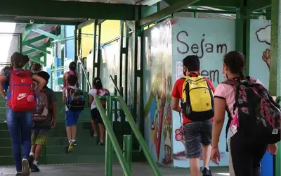 Ensino fundamental melhora nas redes municipais