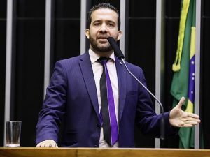 Rachadinhas de Janones: PGR pede que parlamentar comprove pagamentos das parcelas finais do acordo
