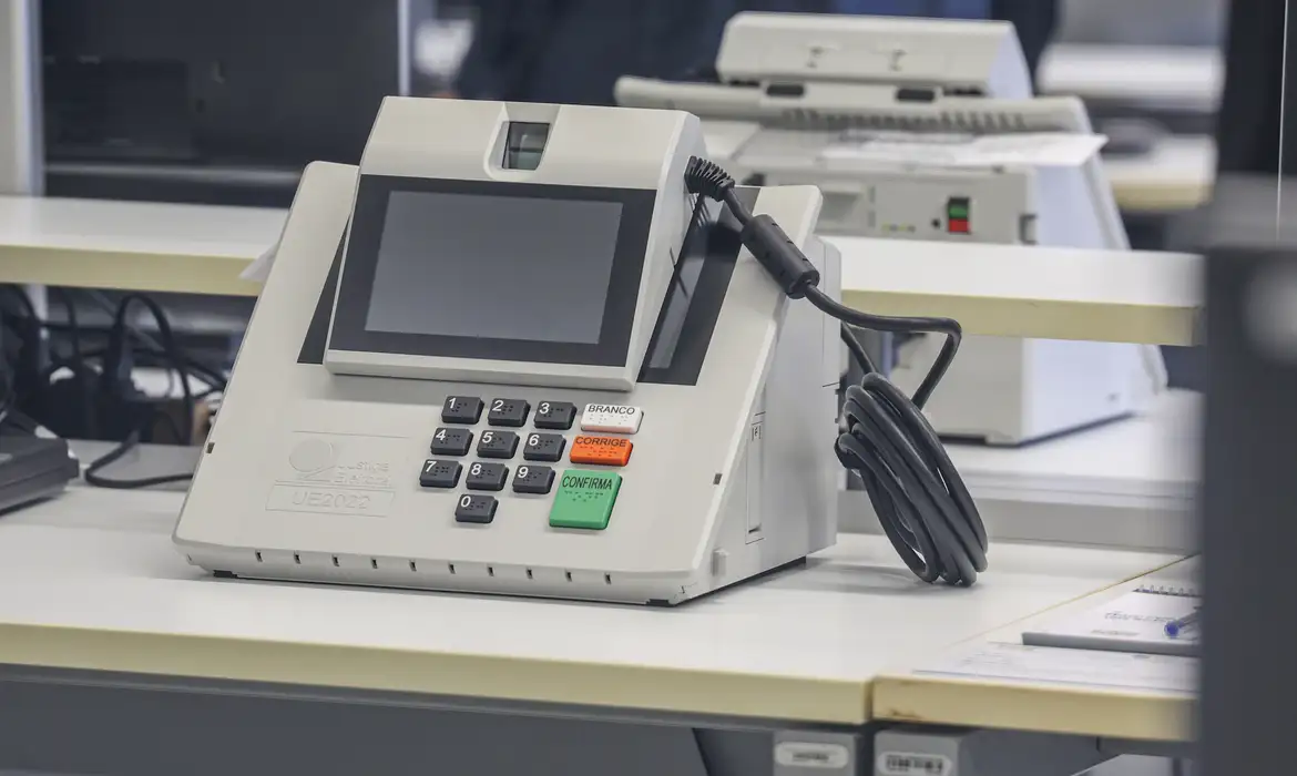 Eleições 2026: Justiça Eleitoral reformula plataforma para ajudar eleitor a identificar fake news