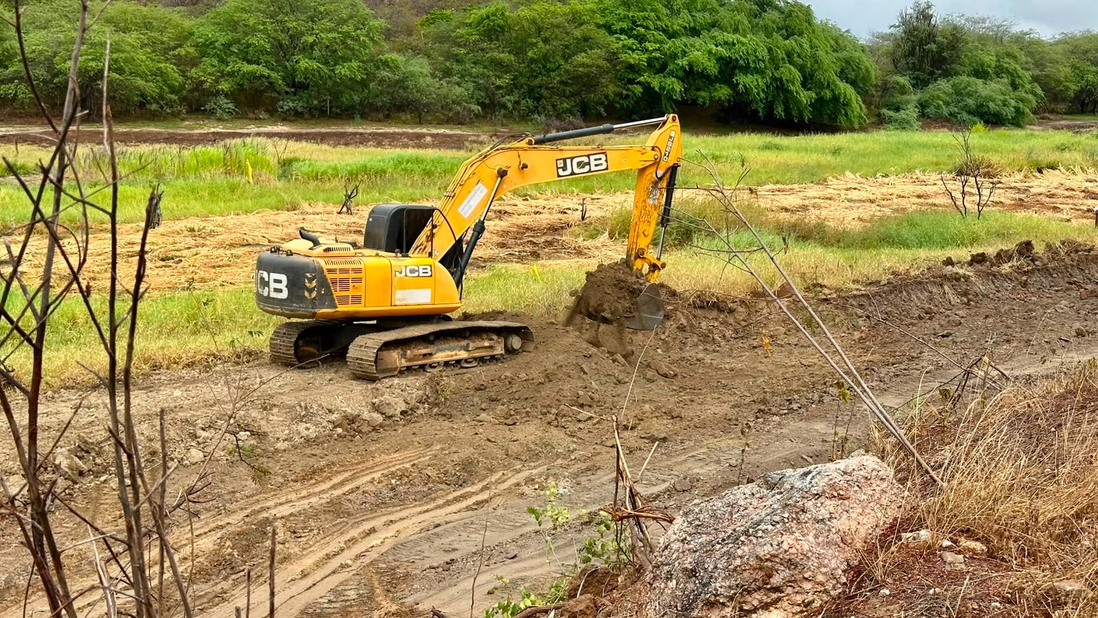Desenvolvimento Rural | Projeto Inovar recupera barreiro no distrito da Cruz e beneficia famílias rurais