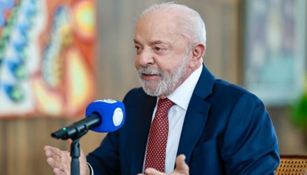 “Sensação” de preço caro é porque “estamos comprando mais”, diz Lula em entrevista