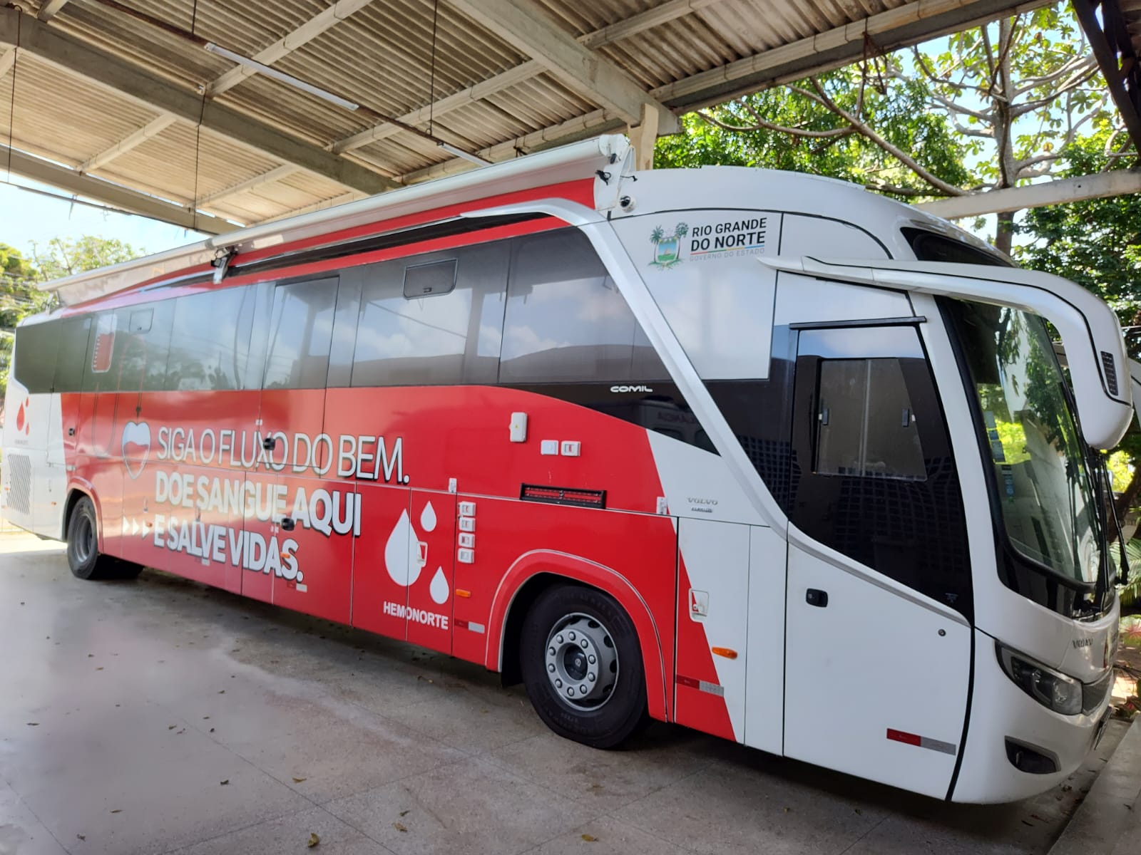 Unidade móvel do Hemonorte faz primeira campanha de coleta de sangue na UFRN