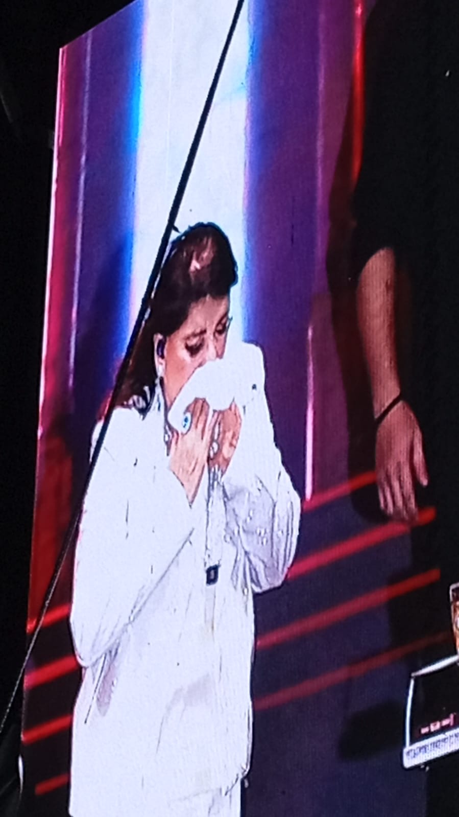 Roberta Miranda chora ao cantar “Majestade, o Sabiá” e emociona público no Festival de Inverno de Cerro Corá