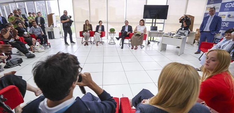 TSE convoca influenciadores para combater desinformação eleitoral nas redes