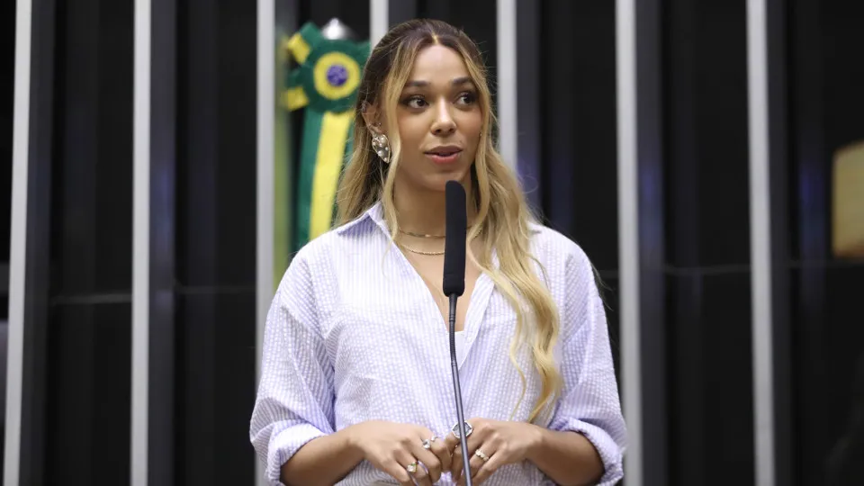 PEC que acaba com a escala 6×1 chega à CCJ, e governo Lula emplaca aliado na relatoria