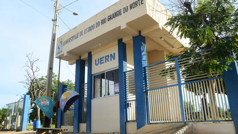 Uern abre 405 vagas em cursos gratuitos para pessoas com 60 anos ou mais no RN