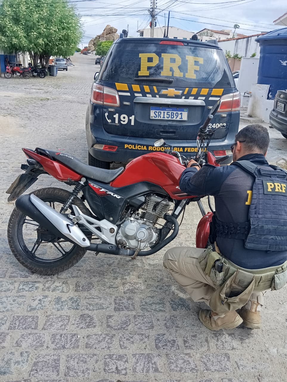 PRF prende dois homens por receptação e apreende duas motocicletas no interior do RN