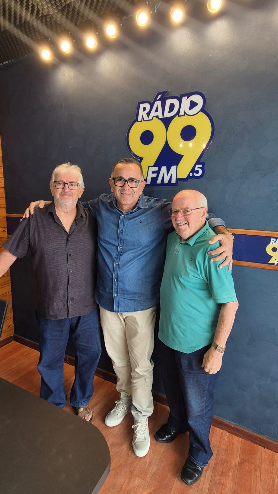 Lions Clube anuncia Bazar Solidário durante entrevista no Bom Dia Mundial