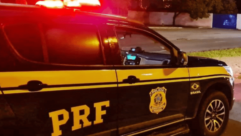 Colisão entre carro e moto deixa um morto e uma mulher em estado grave na BR-406, em João Câmara