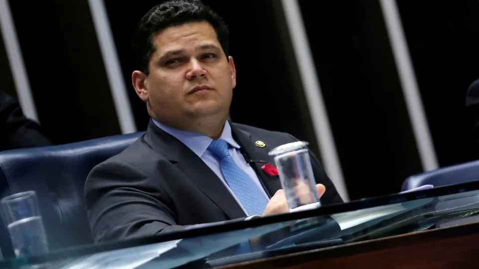Senadores admitem chance de impeachment no STF e veem Alcolumbre à espera das eleições