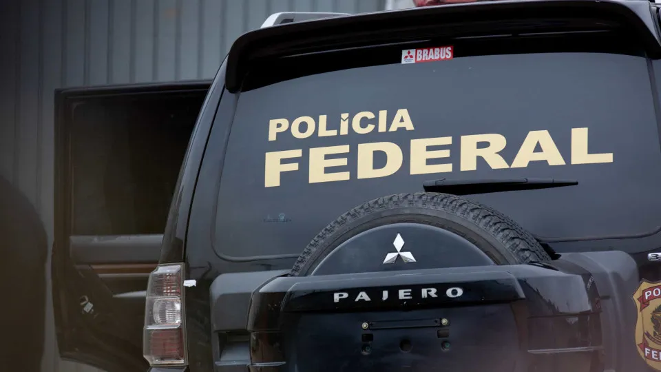 Diretores da PF colocam cargos à disposição em apoio a chefe da PF afastado por Mendonça