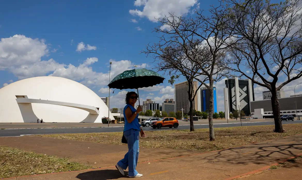 Inmet: calor acima da média e chuvas irregulares devem marcar outubro