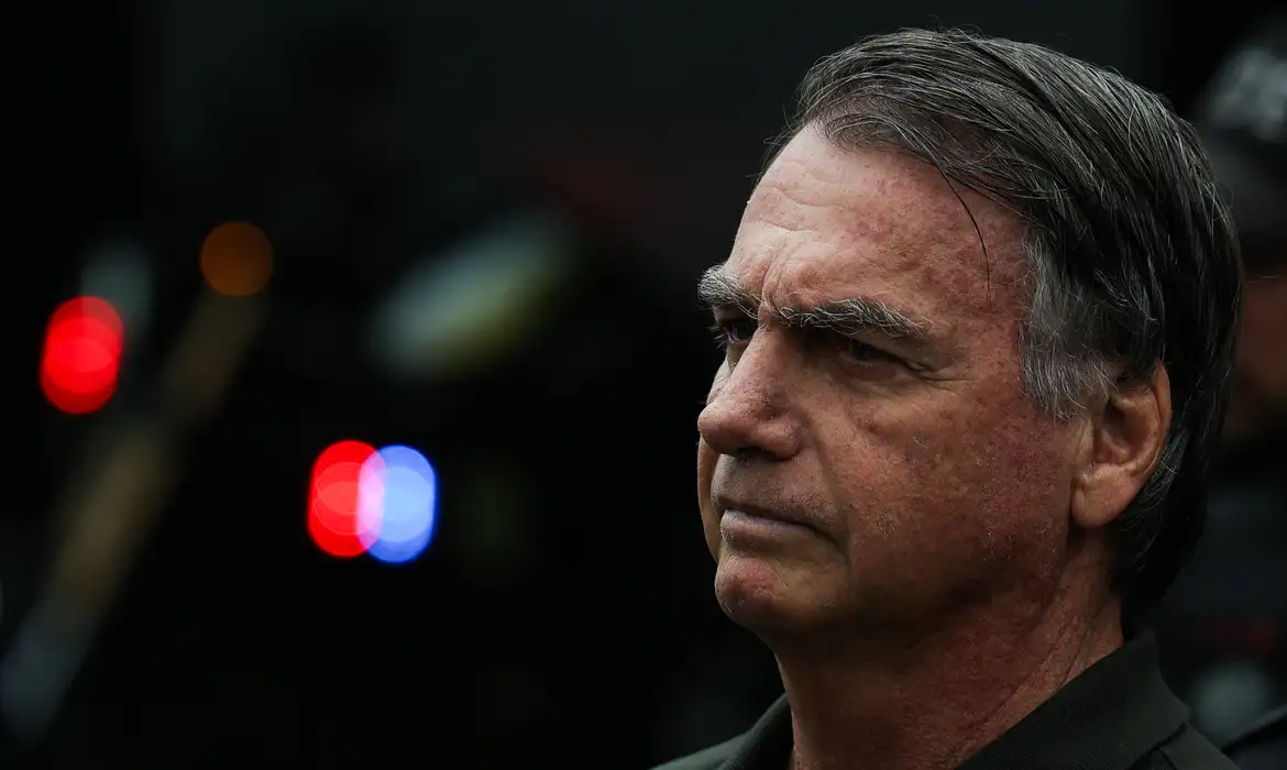 Edson Fachin deve levar caso de revisão criminal de Jair Bolsonaro ao plenário