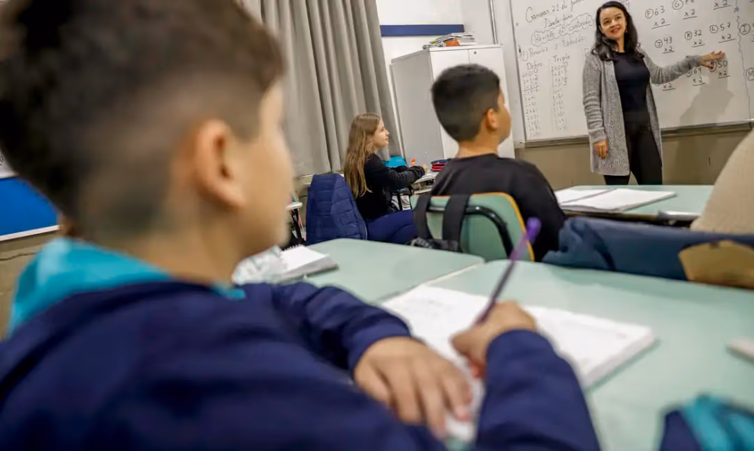 STF define prazo para aplicação do piso nacional do magistério a professores temporários