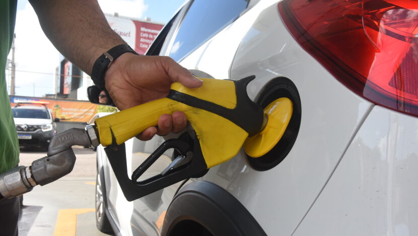 Governo zera tributos federais da gasolina e mantém subsídio a etanol e diesel