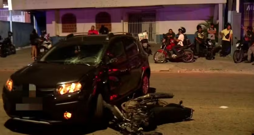 Motoentregador de 29 anos morre após colisão com carro na Avenida Jaguarari, em Natal