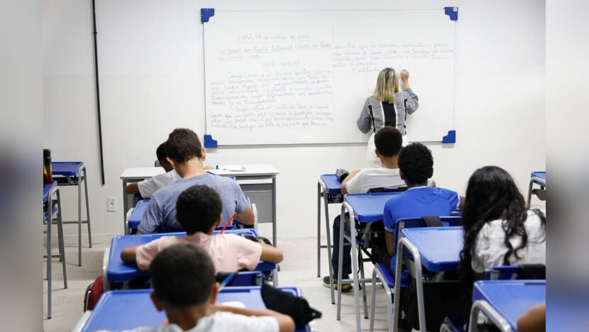 Governo do Estado anuncia promoções para quase 1.500 educadores