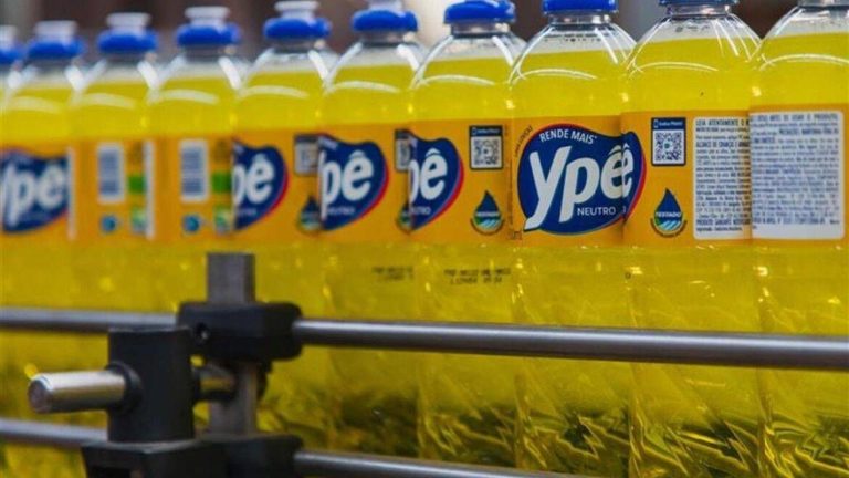 Anvisa libera venda de novos lotes de detergentes e desinfetantes Ypê após identificar bactéria
