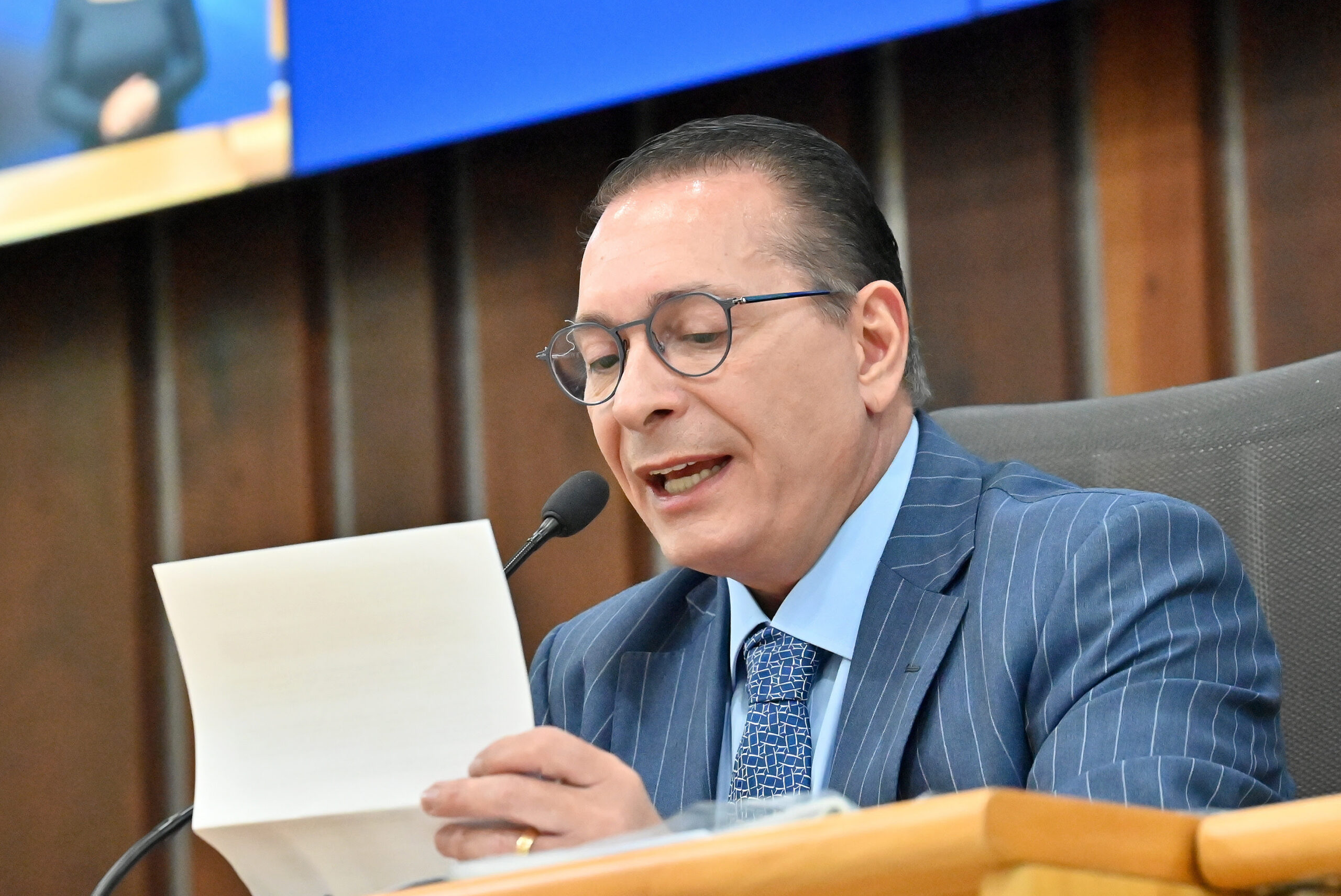 Ezequiel Ferreira presta homenagem póstuma ao ex-secretário Benivaldo Azevedo